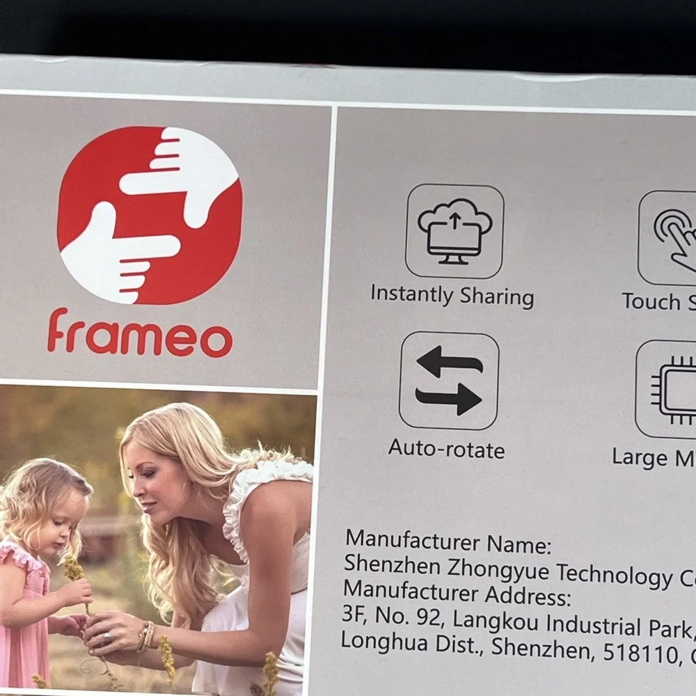 FRAMEO 10.1'' HD Touchscreen WiFi Photo Frame Auto-Rotate Share Large Memory NEW